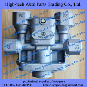 Beiben north benz truck parts four-way protecting valve 5204310306 VALVE DE PROTECTION APPAREIL DE L’AIR CENTRAL 520 431 03 06